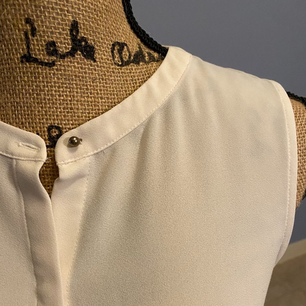 Forever 21 White/Cream Sleeveless Button Down Top